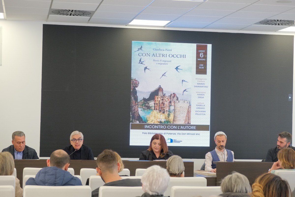 Con altri occhi, presentazione del libro di Gianluca Ferri